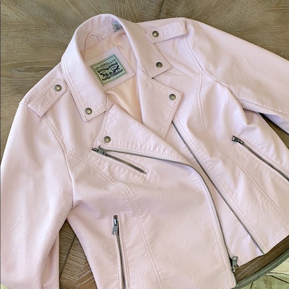 Levi’s blush pink faux leather Moto jacket- large - Picture 4 of 12